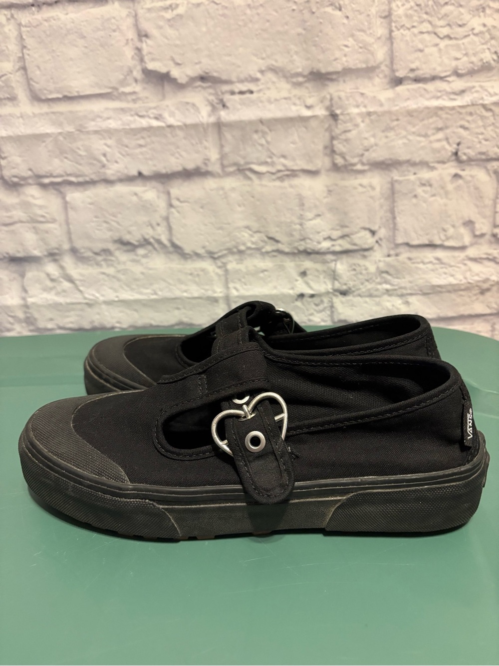 Vans Black Style 93 Mary Jane Lugged Sole Shoes with Heart Buckle Size 6.5 - Picture 5 of 11